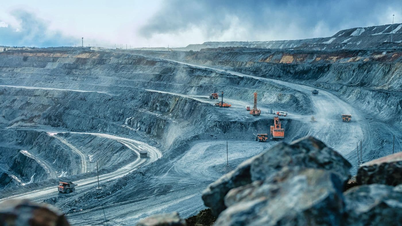 Mining extraction and processing equipment